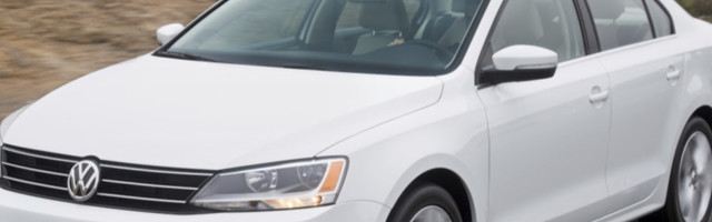 Ovaj gospodin celi život vozio je samo jednu marku automobila, promenio je čak 42 vozila, a danas u garaži ima… (FOTO)