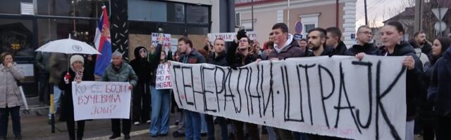 Maturanti poručili: Želimo da nas diploma kvalifikuje za posao , a ne partijska knjižica