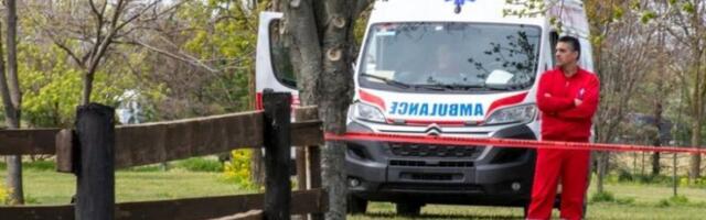 MALOLETNIK (16) IZBODEN U PARKU NA VOŽDOVCU! Sa ranama se javio u bolnicu: Ovo je stanje tinejdžera!