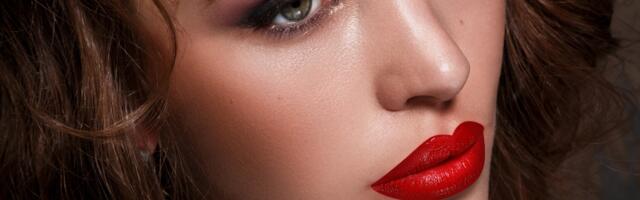 3 zavodljiva crvena karmina koja će vaš Valentine’s look podići do savršenstva