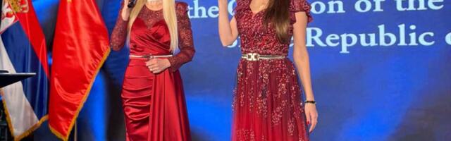 Prijem povodom Dana državnosti Srbije: Sestre Gobović oduševile publiku u Pekingu, pevale i na kineskom!