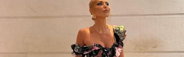 Kakva bomba! Žena našeg fudbalera podigla haljinu, pa pokazala čime raspolaže: Seksi izdanje (FOTO)
