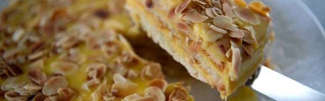 Švedsku tortu voli ceo svet jer je najukusniji beli desert sa bademima koji ćete ikada praviti