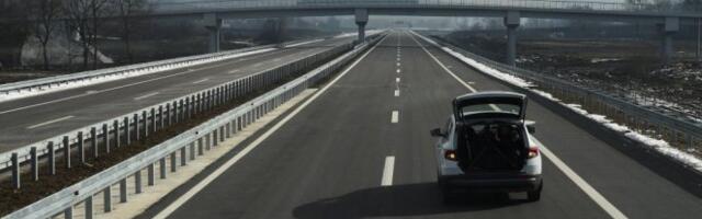 UDES NA NOVOJ DEONICI "MILOŠA VELIKOG" Saobraćaj otežan