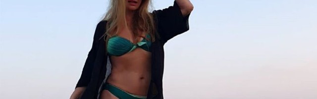 Danica Maksimović (67) u kupaćem izgleda kao milion dolara: Kao manekenka je u sedmoj deceniji