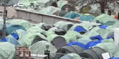 “Ćacilend jači od parade”: Oficiri bez promocije ispred Skupštine Srbije