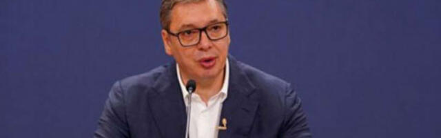 Председник Вучић сутра са Џефријем Саксом