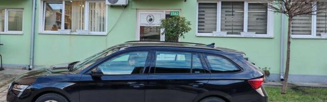 Posle 20 godina leskovačka biblioteka ponovo ima vozilo za prevoz knjiga (video)