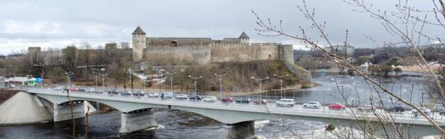 NA JEDNOJ STRANI BODLJIKAVE ŽICE, NA DRUGOJ PREPREKE ZA TENKOVE! Ovo je grad gde se NATO i Rusija gledaju oči u oči