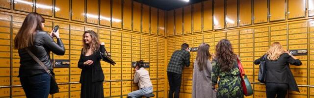 Otvorena Galerija S.E.F. u Palati nauke izložbom „Banka sećanja“: U sefovima vas čekaju priče
