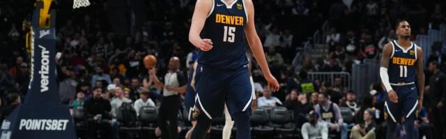 Jokić je STVARNO SAM u Denveru! Srbin imao 41 poen, uhvatio 17 skokova - njegov tim rutinski izgubio /VIDEO/