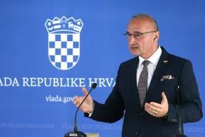 Грлић Радман: "За дом спремни" забрањен али и није