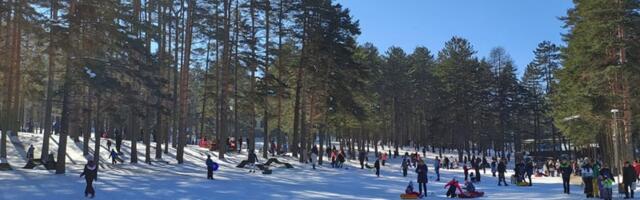 Лепо време и нерадни дани напунили планинске лепотице у западној Србији