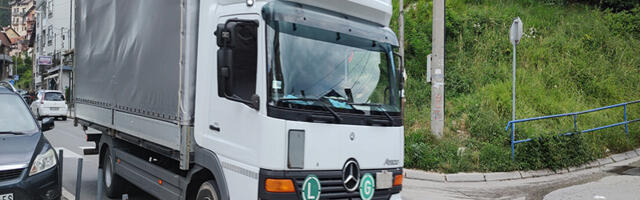 Sa 18 godina za volanom kamiona, sa 21 autobusa – zašto predlagači zakona spuštaju starosnu granicu