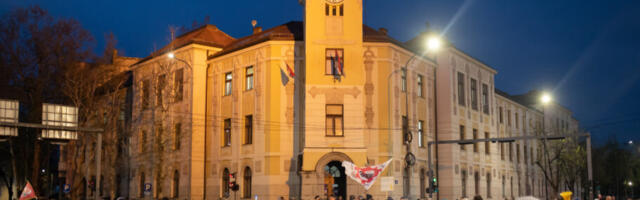 Napad nožem kao gađanje jajima – „nasilničko ponašanje“, ženi koja je napala dekanicu pritvor do 30 dana