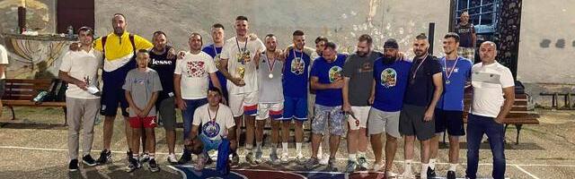 Ekipa iz Leskovca ,,3×3 Togi Twins” pobednik turnira ,,Brestovac basket 2025”, Uroš Vučković iz Niša pobednik u šutiranju trojki