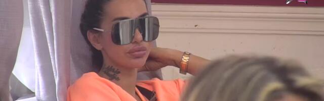 ANELI DOBILA SPECIJALAN POKLON! Elitarka puca od sreće, ne može da veruje šta ju je snašlo (FOTO)