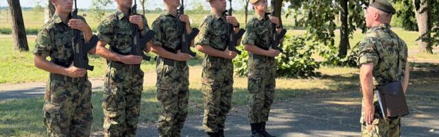 U toku obuka najmlađe generacije vojnika na služenju vojnog roka