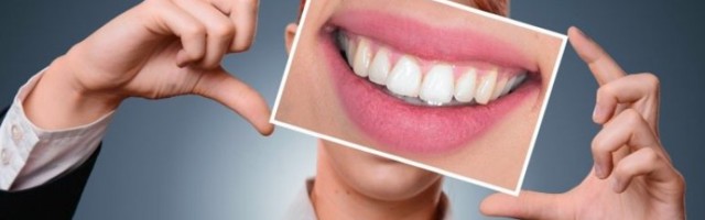 RUSKI STOMATOLOG OTKRIVA: Kućni tretman za upaljene desni