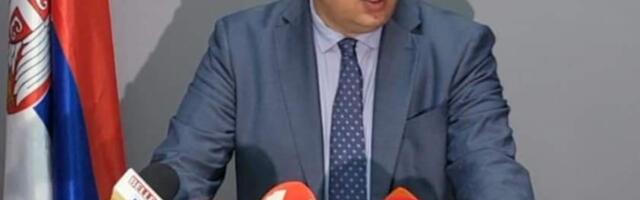 Helijumski balon Igoru Novakoviću sa porukom “sedi 1” u Skupštini Niša, došla policija