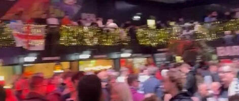 ŽURKA PRED UTAKMICU Evo kako izgleda mesto gde se okupljaju navijači Engleske (VIDEO)