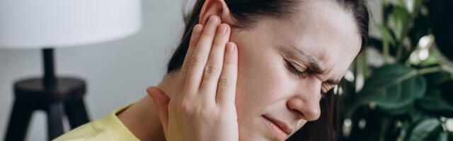 Zujanje u ušima vam ne da mira ni kad spavate? Naučnici objasnili vezu između tinitusa i sna