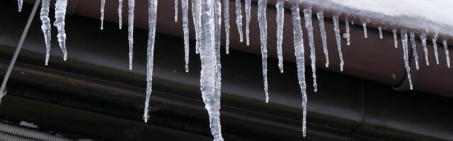 TRAGEDIJA U RUSIJI! Veliki broj ljudi izgubilo život usled otapanja ledenica sa krovova zgrada!