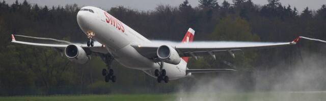 Hitno evakuisano 232 putnika na pisti: Otkazao motor na poletanju, avion naglo kočio, kuljao dim iz točkova