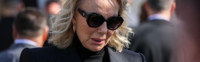 "Izletela na ulicu usred noći i zvala policiju" Komšije Lepe Brene otkrile šta se dešava na Bežanijskoj kosi