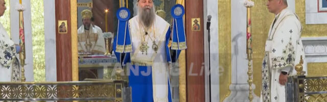 Prelepe scene u Hramu Svetog Save: Mnoštvo vernika na liturgiji pred ispraćaj Pojasa Presvete Bogorodice