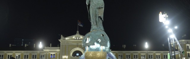 SPC blagoslovila spomenik Stefanu Nemanji, večeras zvone zvona u Beogradu