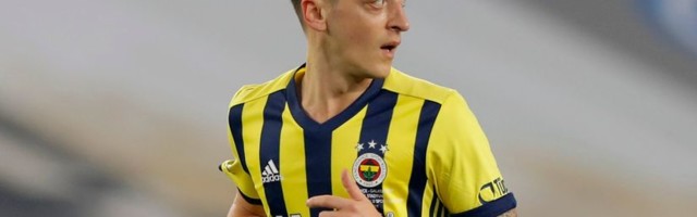 Ni Ozil ne pomaže kad se kockaš s golmanom - eliminacija iz Kupa novi šamar za Fener (VIDEO)