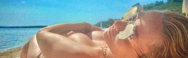 "Udarače od četiri sata ne mogu" PLAVUŠA BEZ STIDA OTKRILA PIKANTERIJE IZ SPAVAĆE SOBE! "Treba da bude brzo i lako"