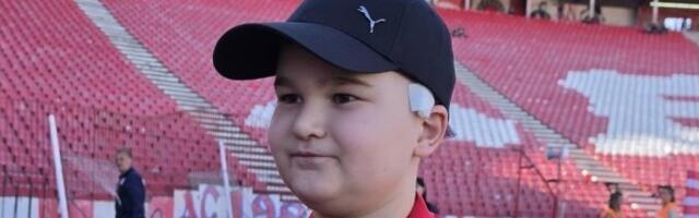 "Znao sam, predsednik nikad ne laže": Vučić ispunio obećanje - Mali Andrija prisustvovao večitom derbiju (FOTO)