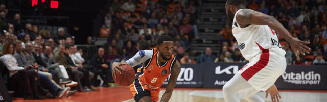 Bacio Micića na kolena i osvojio nagradu: Ovo je najlepši potez sezone u Evroligi (VIDEO)