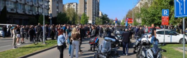 POTPUNI HAOS U SRCU EVROPE! Okršaji buknuli zbog reforme obrazovanja - policija na UDARU besa demonstranata! (VIDEO)