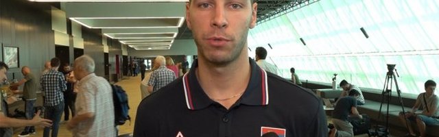 SRPSKI KOŠARKAŠ POKAZAO SVOJE PEVAČKE SPOSOBNOSTI! Jovića pogodila pesma (Video)