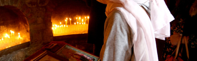 Izgovarate je svaki put na kraju molitve, a ne znate šta znači: Reč "AMIN" krije misteriju staru vekovima