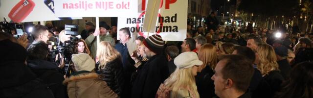 NA PROTESTU PROTIV NASILJA UVREDE ZA ČLANOVE I NOVINARE ANS Među onima koji su se našli na meti i novinarka Kurira