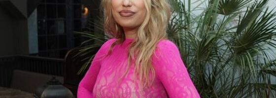 VAŽILI SU ZA NAJLEPŠI PAR PA SE RASPALI! Bivši dečko Rade Manojlović gradi karijeru OVDE dok ona sprema venčanicu!