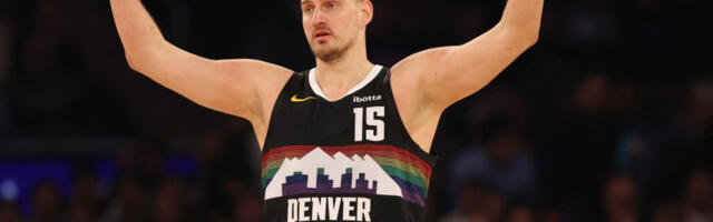 Jokić opet raspametio Amerikance, posle ovog poteza poskakali svi sa klupe.... (VIDEO)