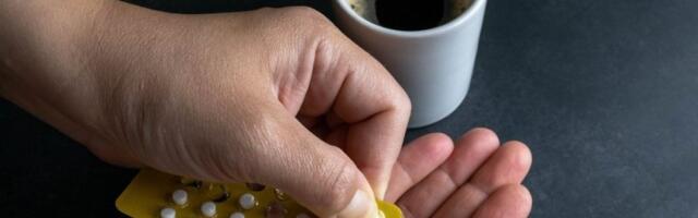 Pijete kafu sa lekovima? Opasna kombinacija za zdravlje i život - evo zašto