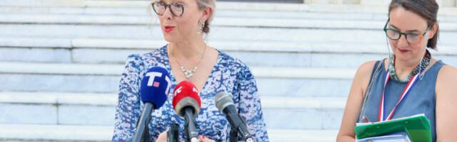 Ферари: Присуство Вучића у Паризу учвршћује пријатељство