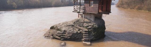 Водена стихија прети да односе највећу туристичку атракцију