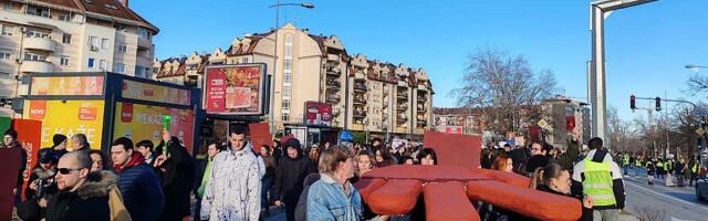 UŽIVO: Studenti krenuli iz kampusa ka Bezbednosno-informativnoj agenciji