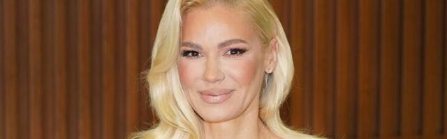 Nataša Bekvalac nikad izazovnija! Pevačica u crnom bodiju izazvala rusvaj - vitke noge u prvom planu (FOTO)