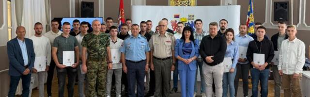 24 kandidata idu na dobrovoljno služenje vojnog roka i vojnostručno osposobljavanje za rezervne oficire
