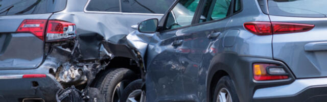 VATROGASAC STAO DA POMOGNE POVREĐENIMA, PA STRADAO Sudarilo se osam vozila na auto-putu u Francuskoj