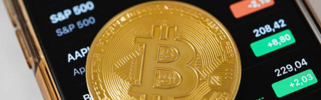 Тржиште криптовалута под притиском: пад главних токена и екстреман страх инвеститора