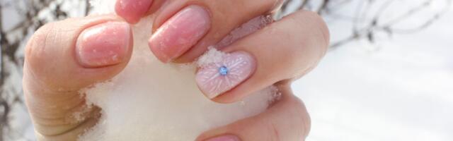 Zimska čarolija: Pahulje nisu samo za sneg, mogu biti i kreativni detalj - nokti koji oduzimaju dah